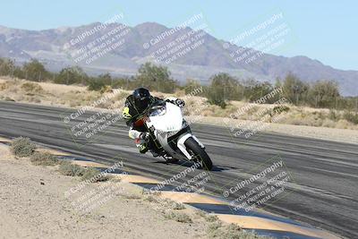 media/Dec-04-2025-Racers Edge (Thu) [[5ebc9f124d]]/3-B Group/3-Session 2 (Turn 7 Inside)/